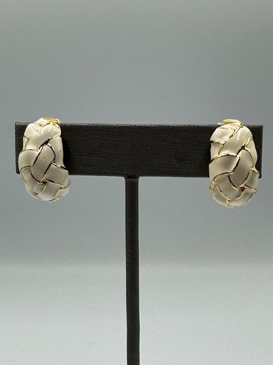 Vintage Kenneth Jay Lane Jewelry Set Gold Tone Cream Ring Clip-On Earrings - Picture 2 of 16